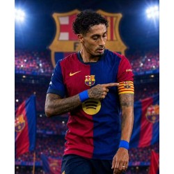 S vrpcom na ramenima, Raphinha nosi teret *Blaugrane*. S vrpcom na ramenima, Raphinha nosi teret *Blaugrane*.